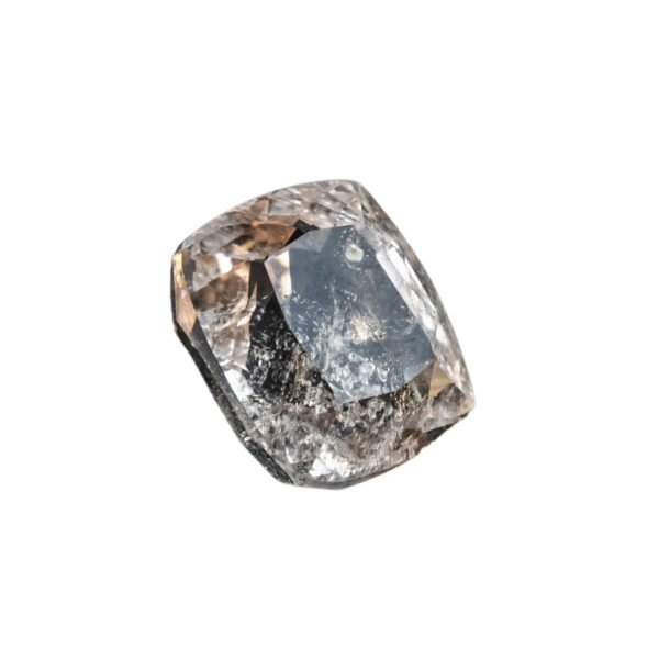 Elegant white topaz showcasing its clear, sparkling brilliance and purity, featured at Devasurendra Gems & Jewellers. Discover more at https://dgandj.com/